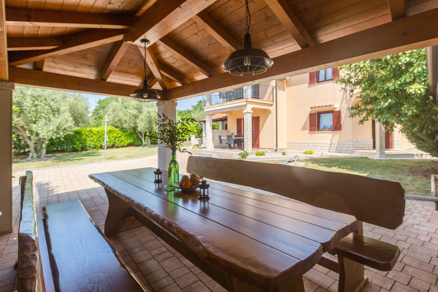Mediterranes Nur 200 Meter Zum Mit Pool, Grillbereich, Privater Terrasse, Wifi Poreč