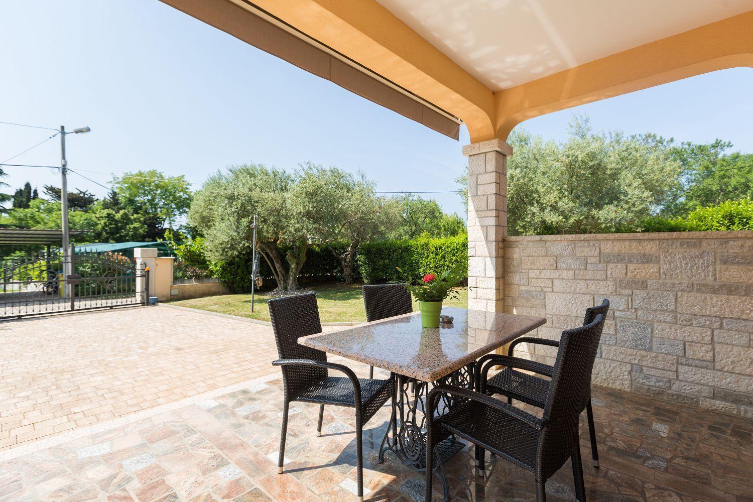 Mediterranes Nur 200 Meter Zum Mit Pool, Grillbereich, Privater Terrasse, Wifi