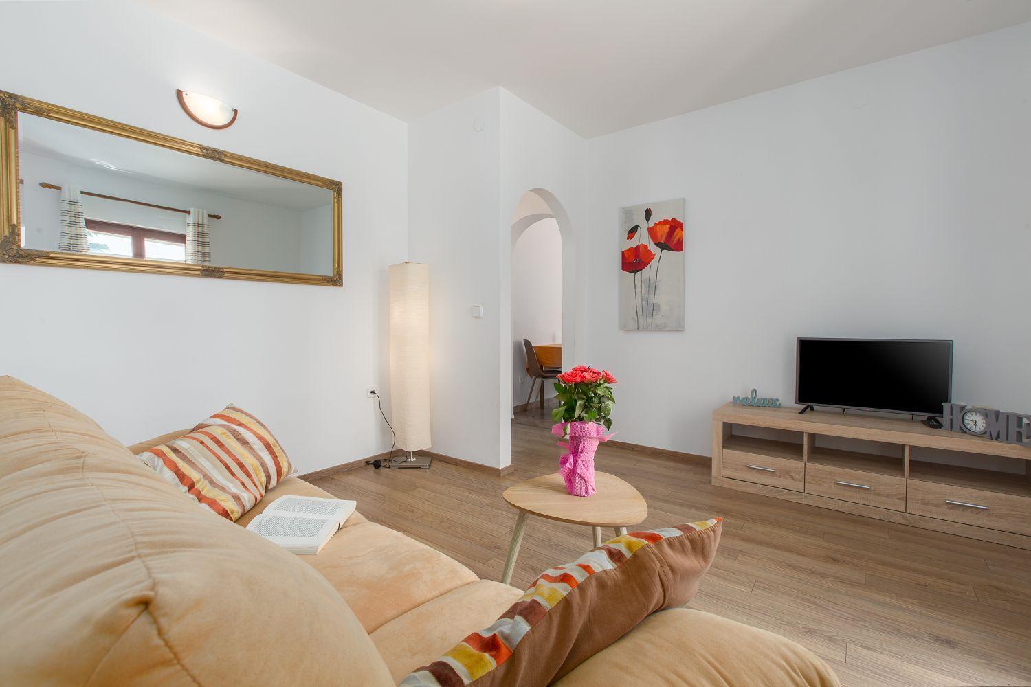 Apartment Mediterranes Nur 200 Meter Zum Mit Pool, Grillbereich, Privater Terrasse, Wifi *
